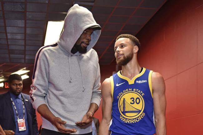 科隆vs法兰克福：卡明斯基、侯赛因巴希奇首发，格策、堂安律出战（科隆迎战法兰克福：卡明斯基、侯赛因巴希奇首发，格策与堂安律登场）