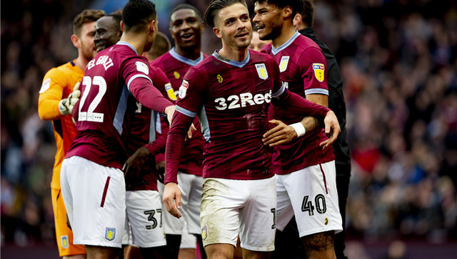 新援阿里亚斯参加了狼队在西班牙的首堂训练课！🇨🇴