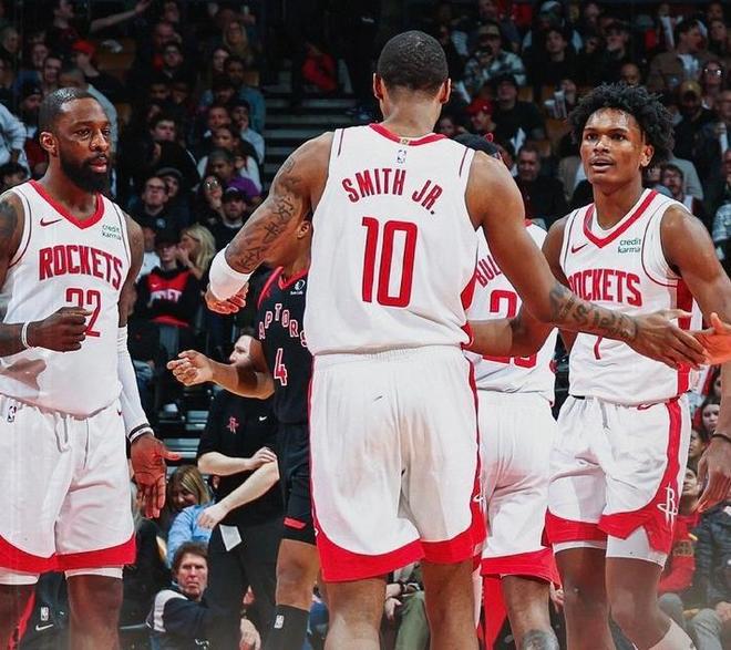 大连英博向上海海港发贺信：祝贺海港夺得2025赛季中超冠军（大连英博致函上海海港，恭贺其荣膺2025赛季中超桂冠）