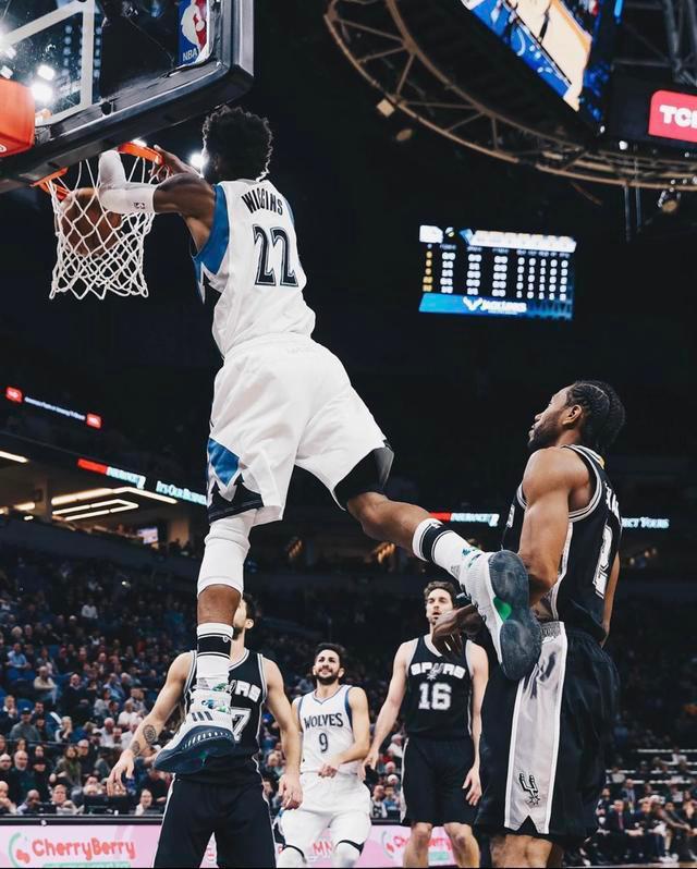 德媒：纳格尔斯曼未征召施蒂勒，斯图加特内部感到十分困惑（德媒：纳格尔斯曼未召施蒂勒，斯图加特队内疑惑不解）