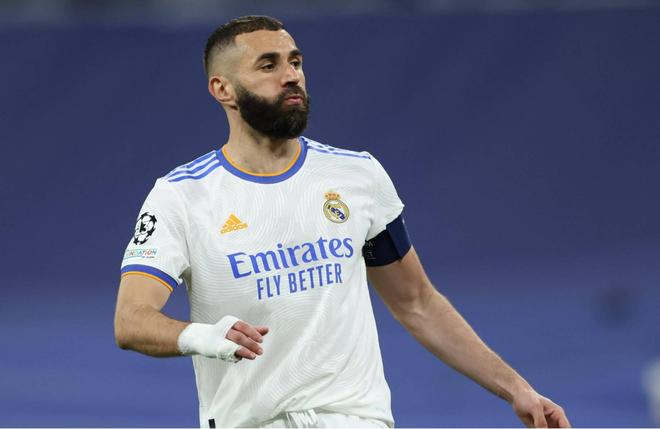 太阳报：利物浦旧将迪乌夫因拒付子女抚养费，正面临入狱风险