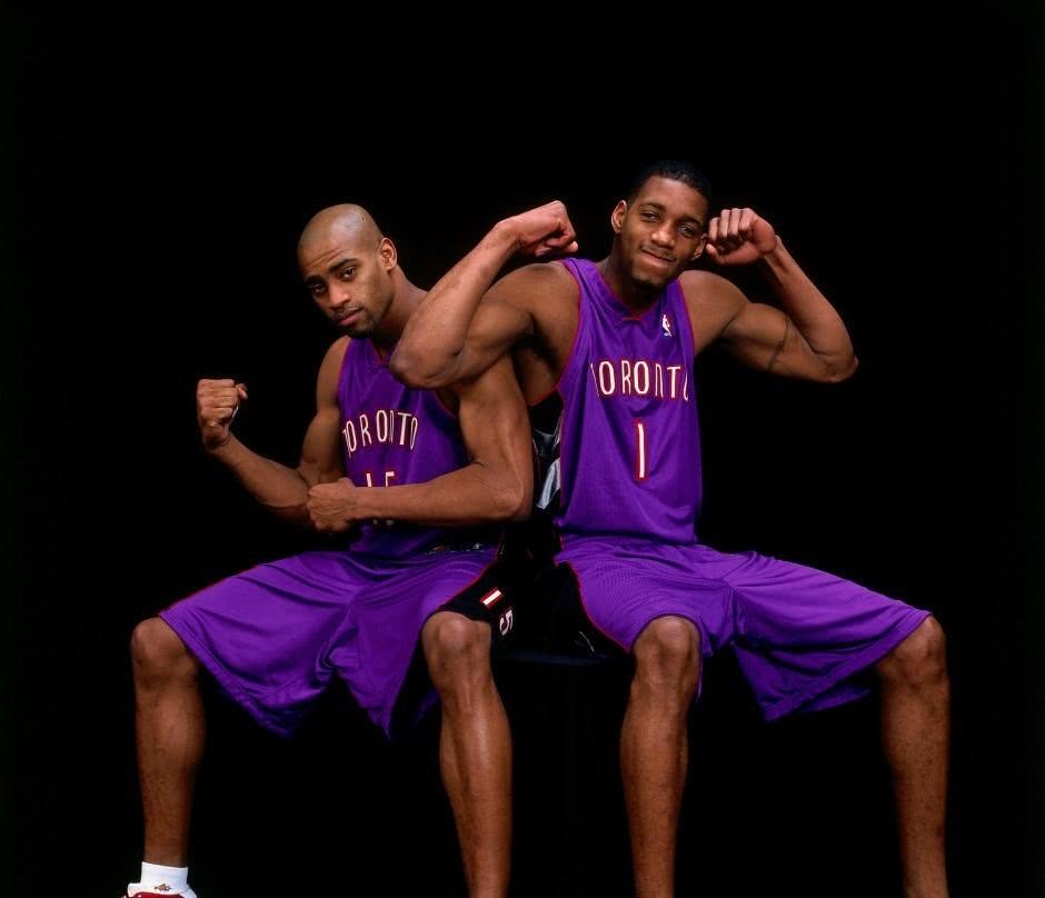 快速反击直接打穿整条防线（闪电反击一举撕裂整条防线）