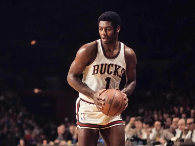 本次比赛依 本次比赛依